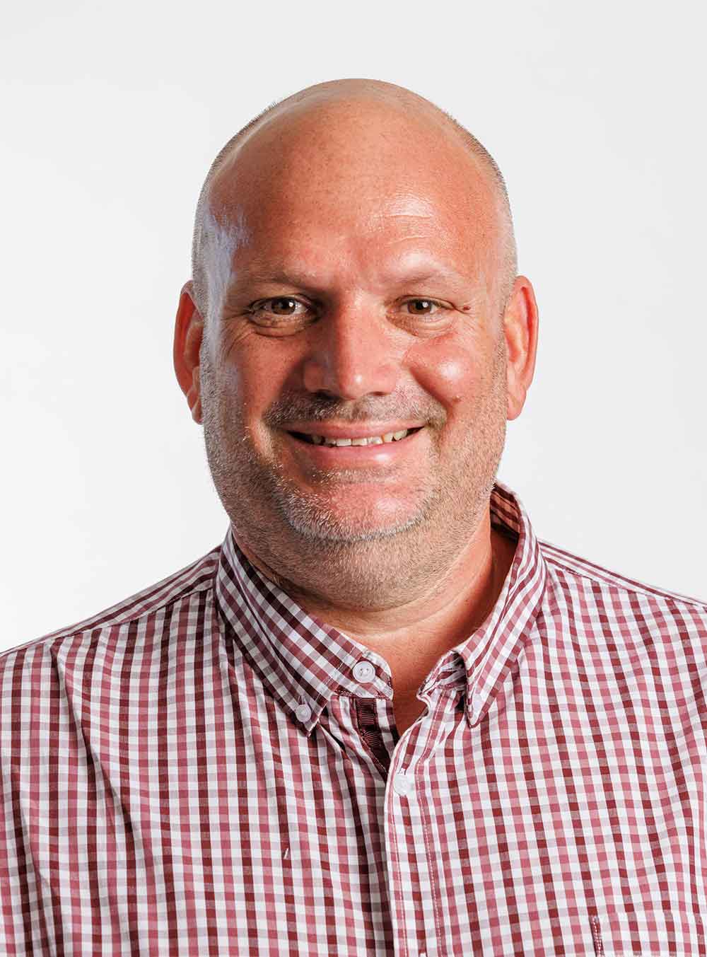 Prof Ian Moffat